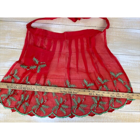 VTG 1960s Christmas Apron Sheer Red Organza Green / Red Embroidered Holly Pocket - Picture 7 of 8